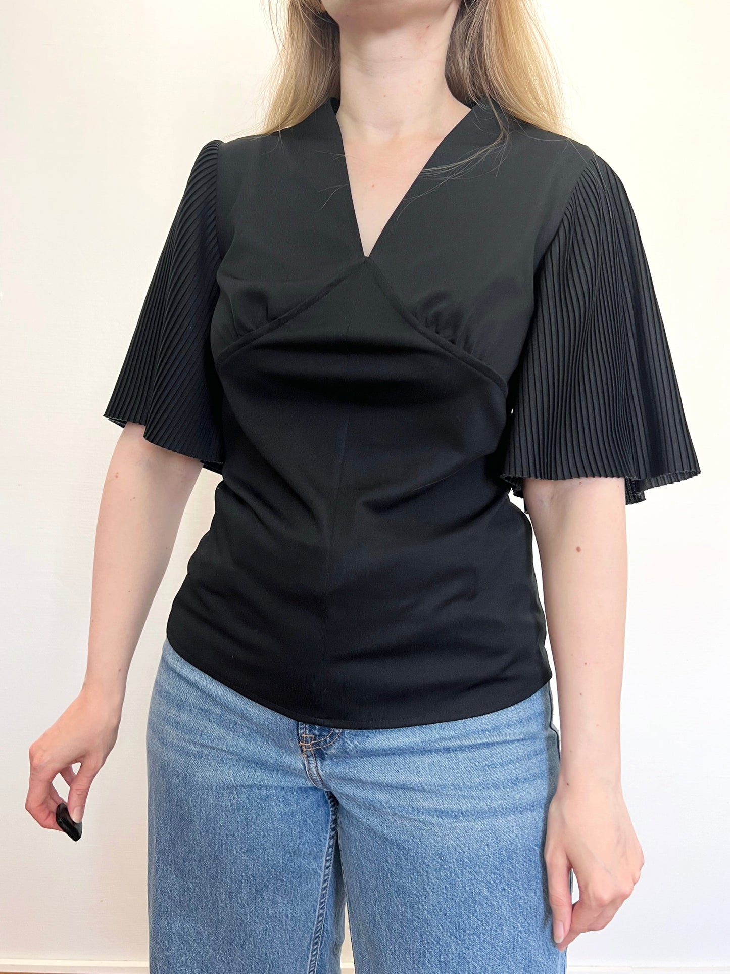 70s black flared sleeves t-shirt, Size S-M