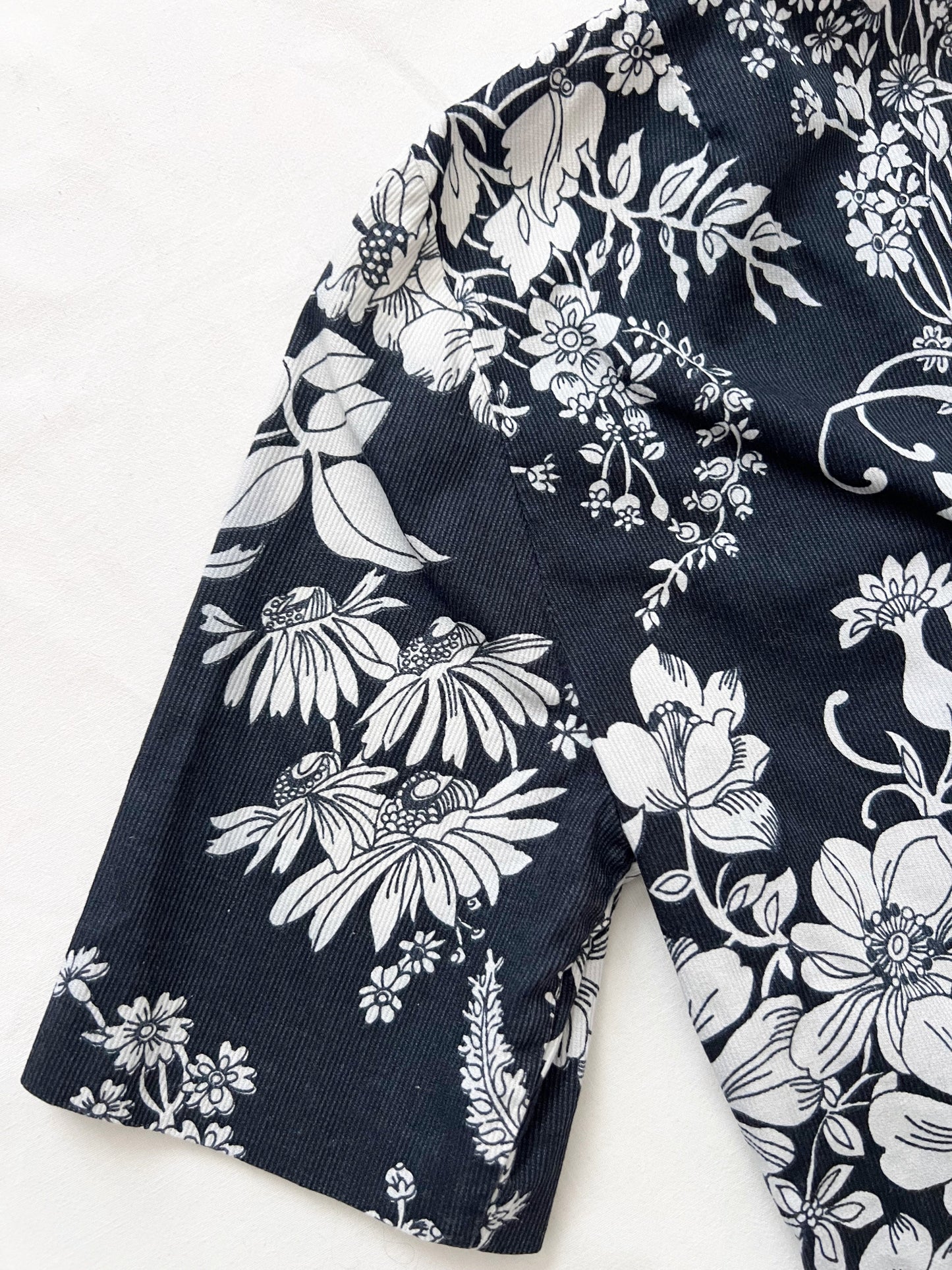 70s 100% cotton flower t-shirt, Size XS