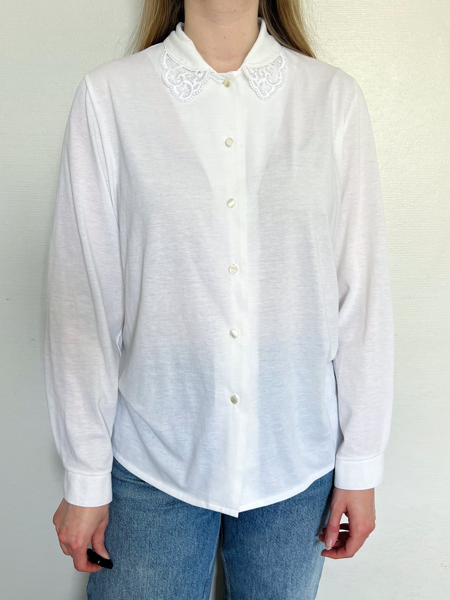 White lace collar shirt, Size M-L