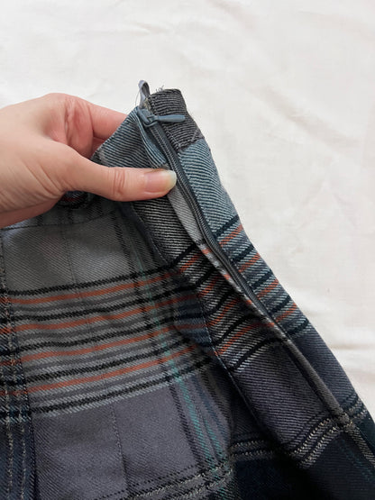 70s wool plaid skirt, Size M