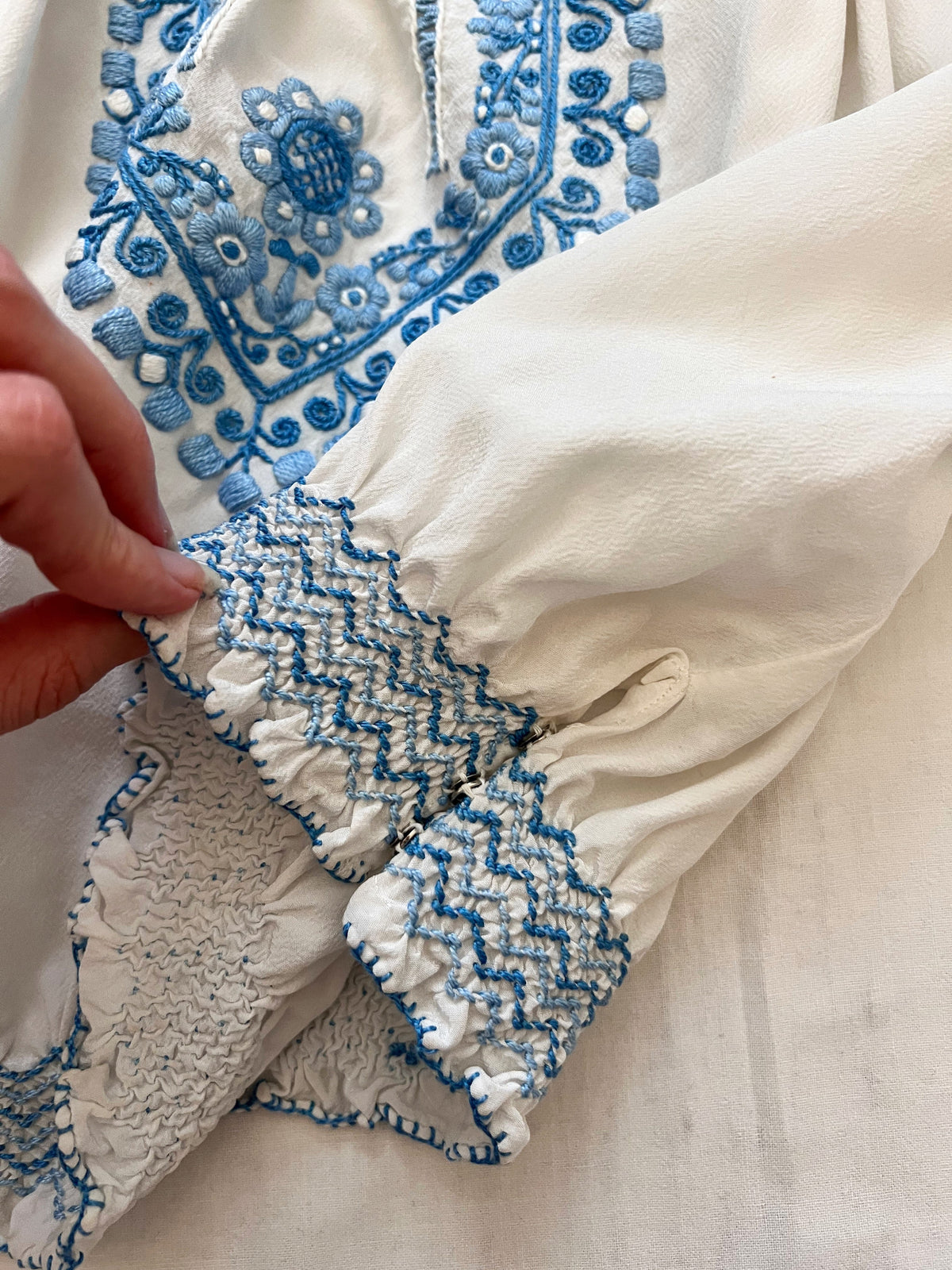 1930s Hungarian blue embroidery blouse, Size S