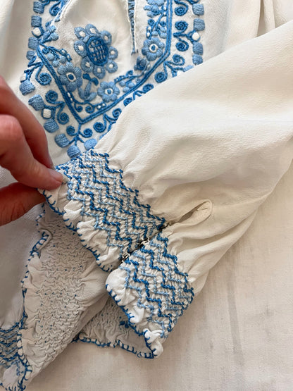 1930s Hungarian blue embroidery blouse, Size S