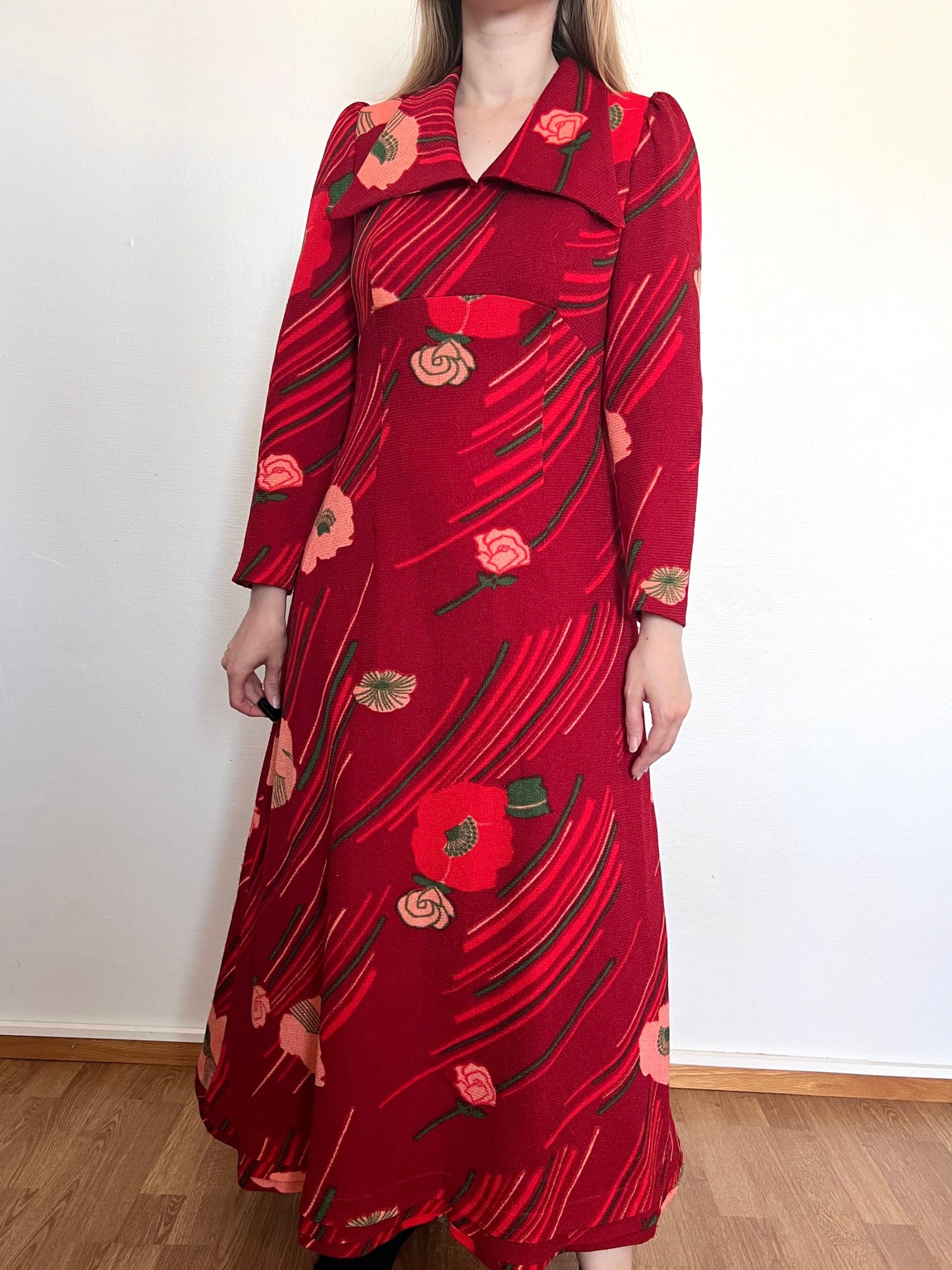 70s red flower maxi dress, Size M