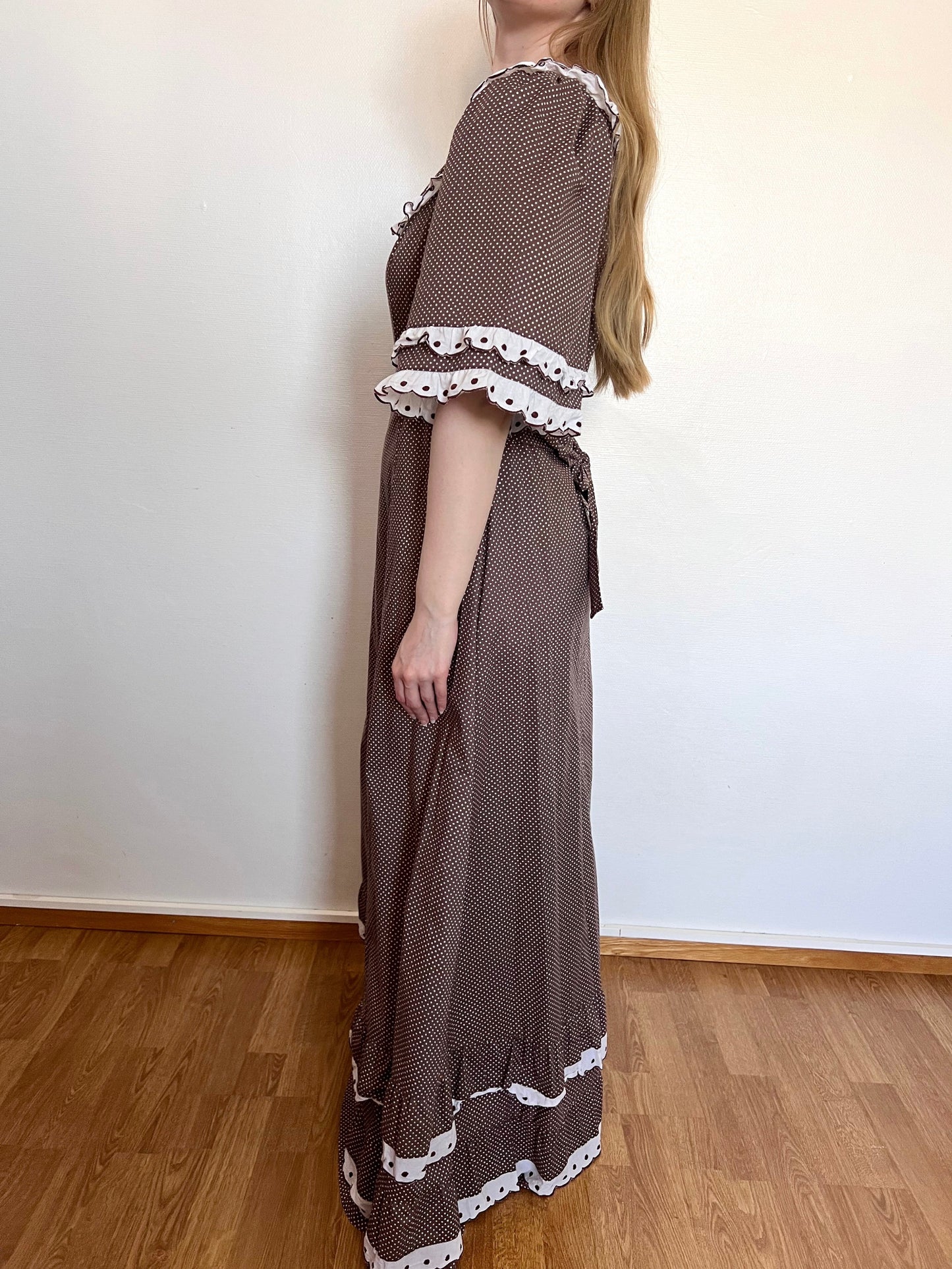 70s brown & white polka dot dress, Size L