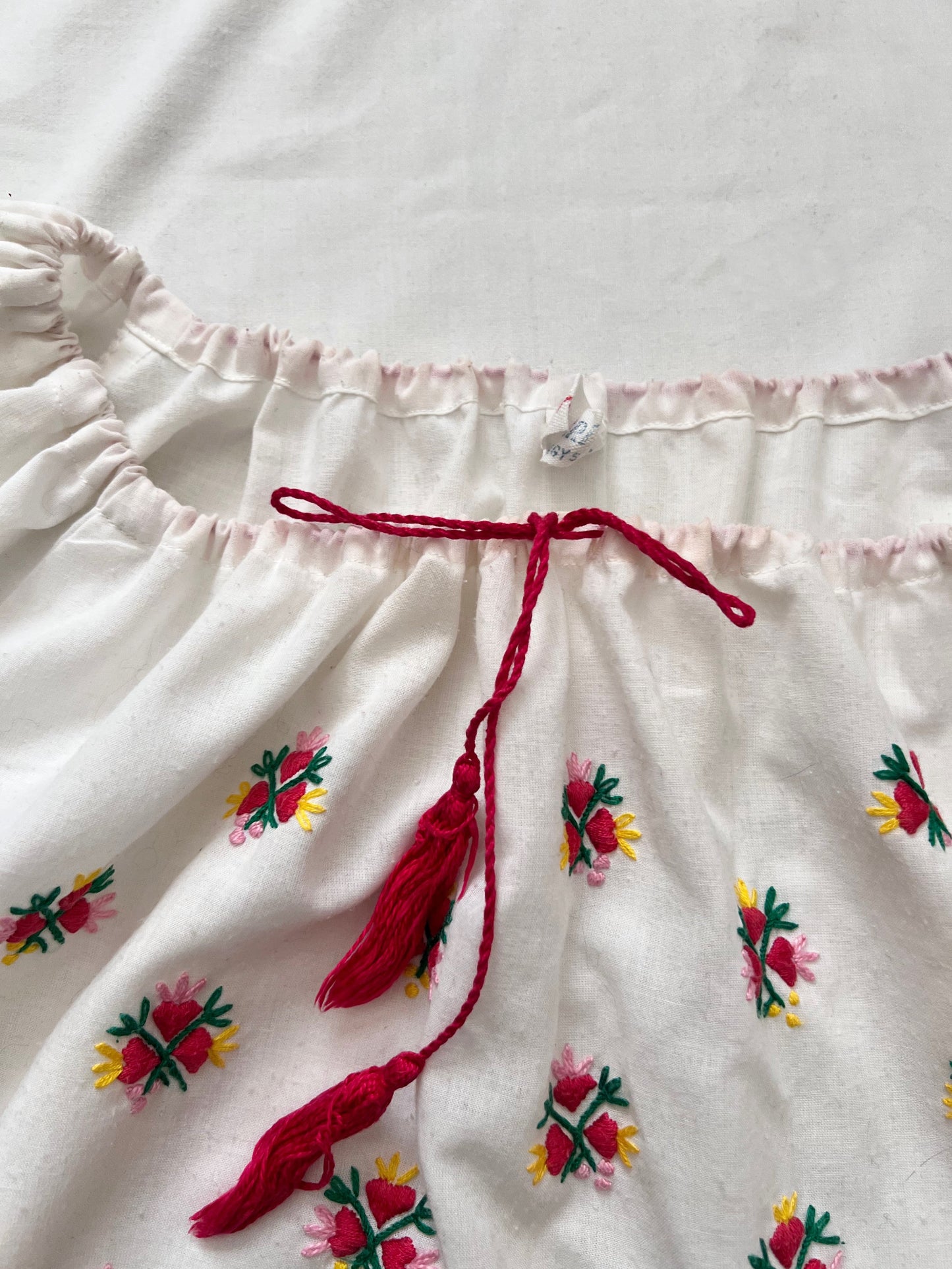 70s white and flowers blouse, Size L