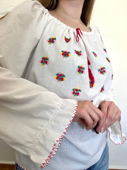 70s white and flowers blouse, Size L