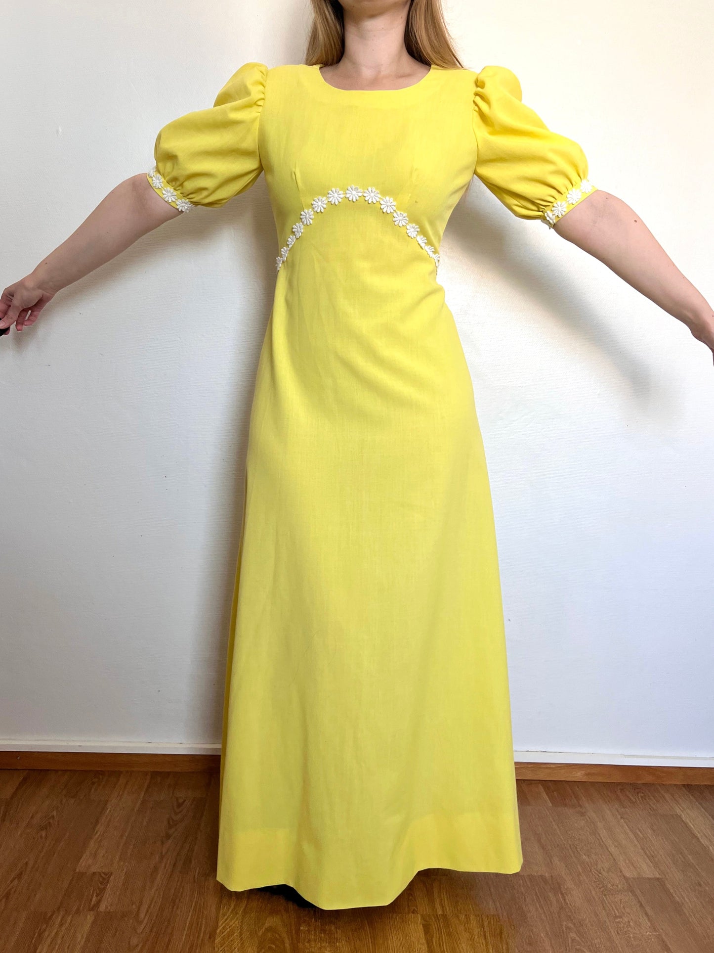 70s yellow maxi daisy dress, Size S