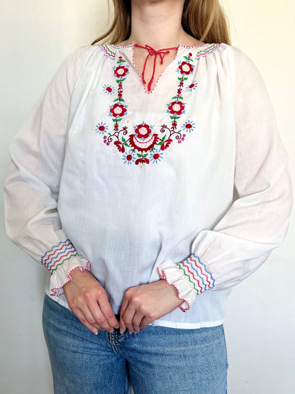 70s Hungarian floral embroidery blouse, Size M