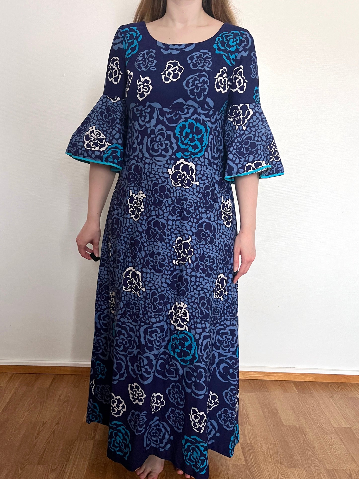 70s 100% cotton blue floral maxi dress, Size S