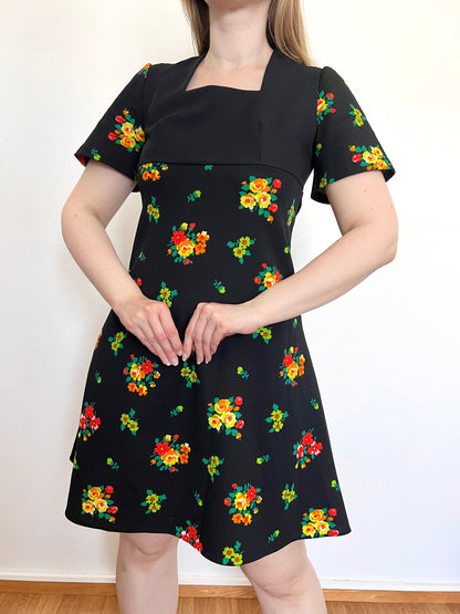 60s black flower dress, Size S
