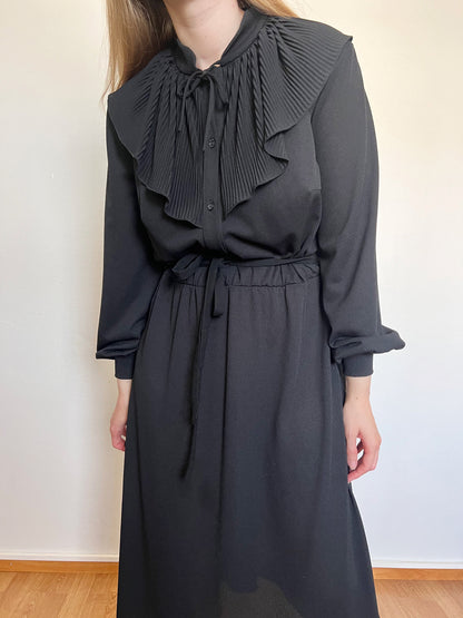 70s black ruffle dress, Size L