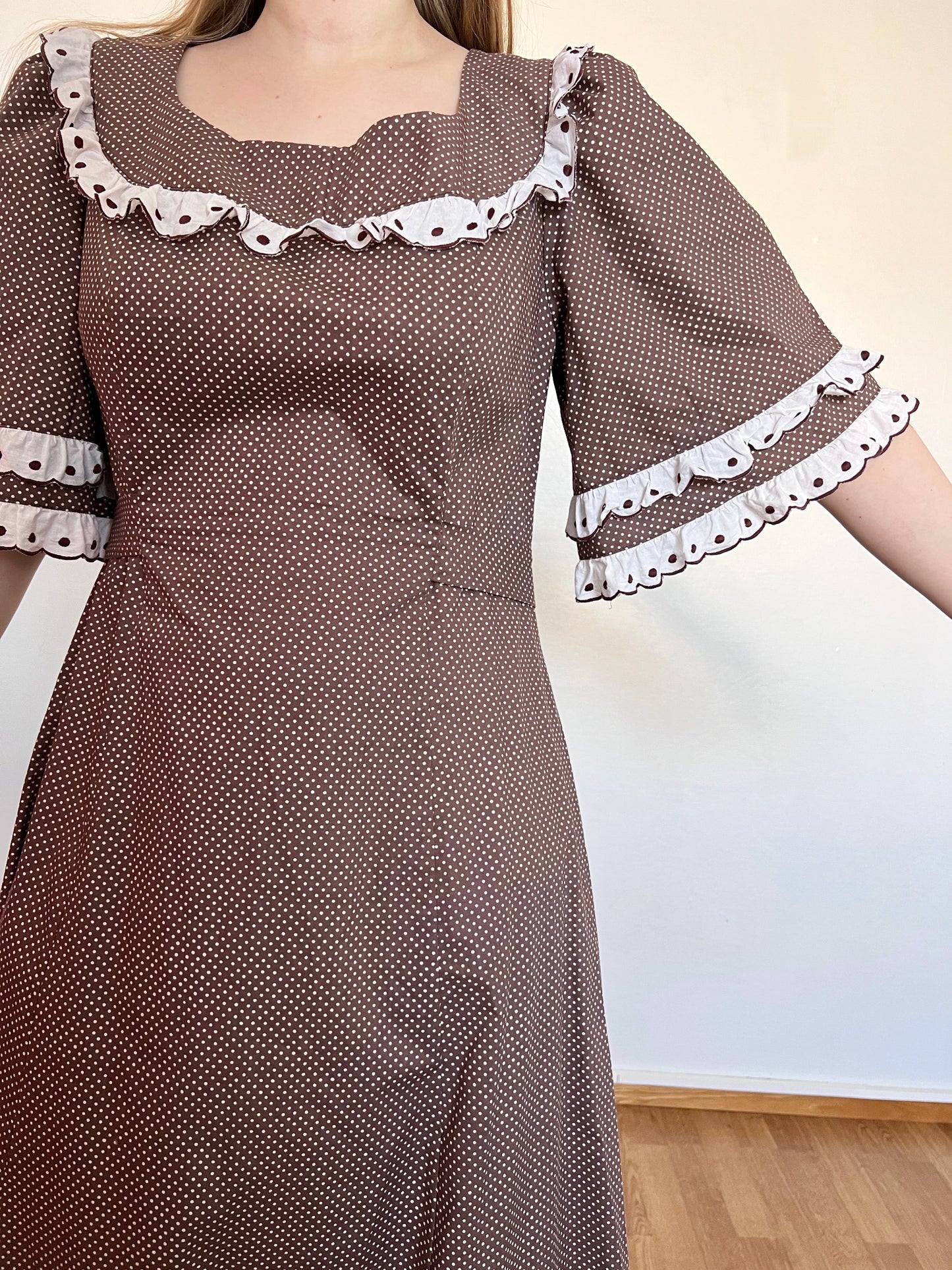70s brown & white polka dot dress, Size L