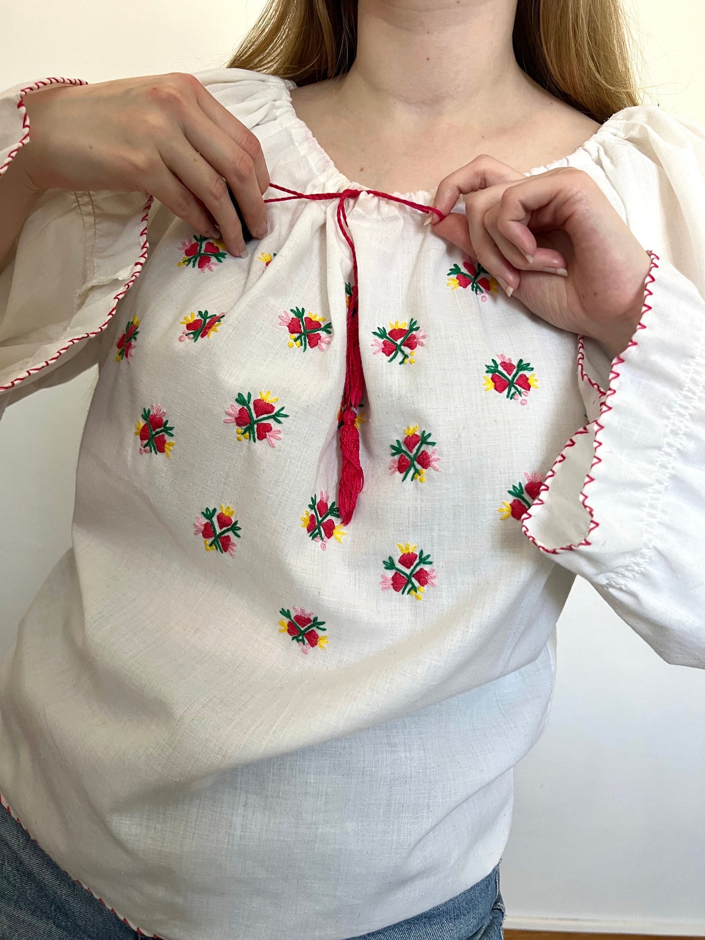 70s white and flowers blouse, Size L