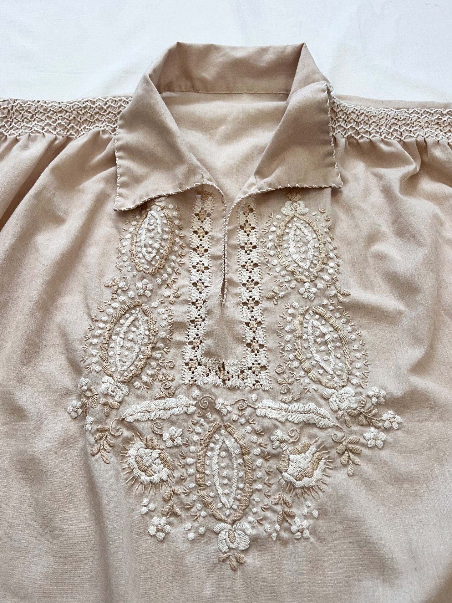70s beige embroidery blouse, Size L