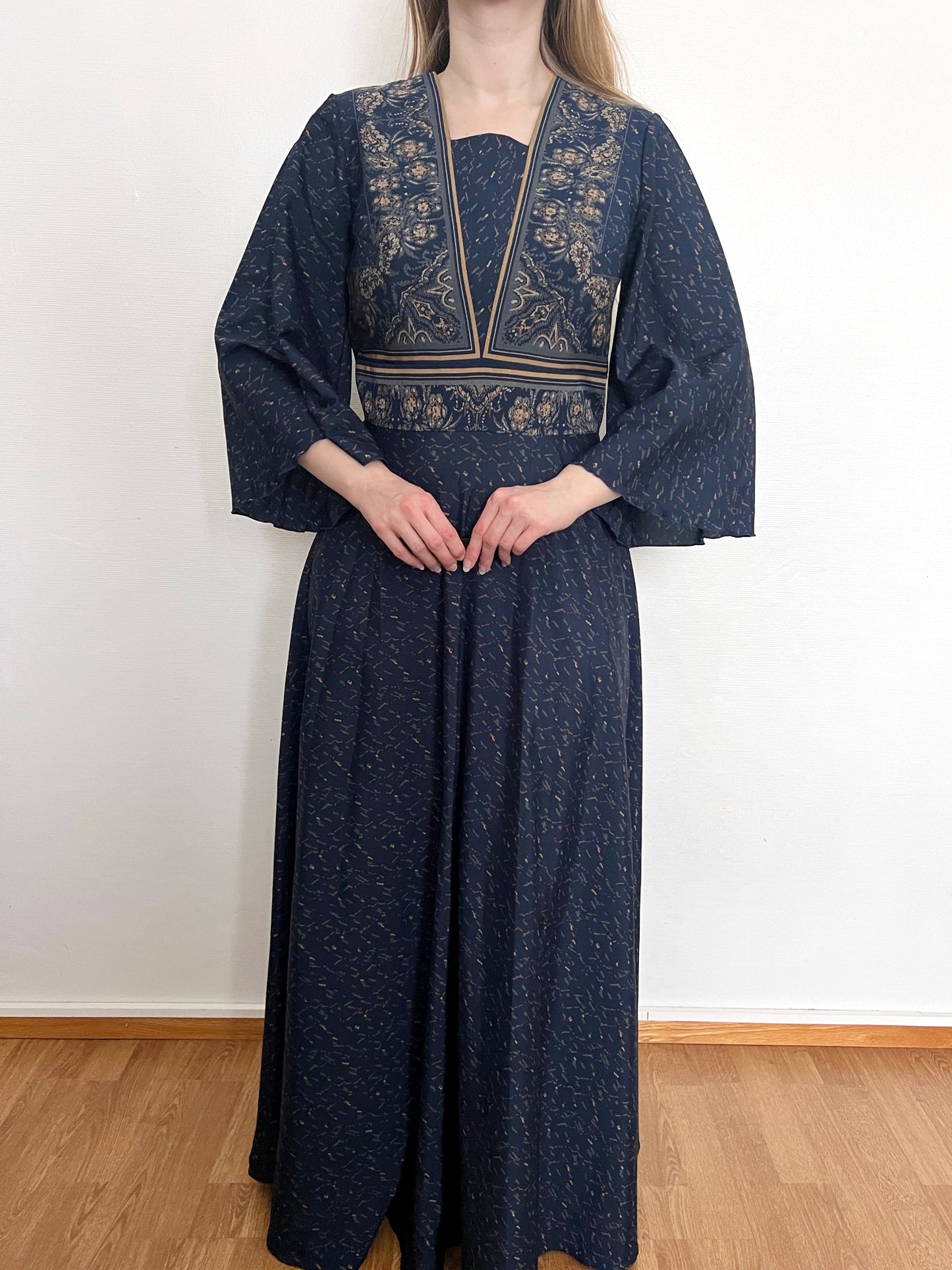 70s dramatic sleeve maxi dress, Size S-M