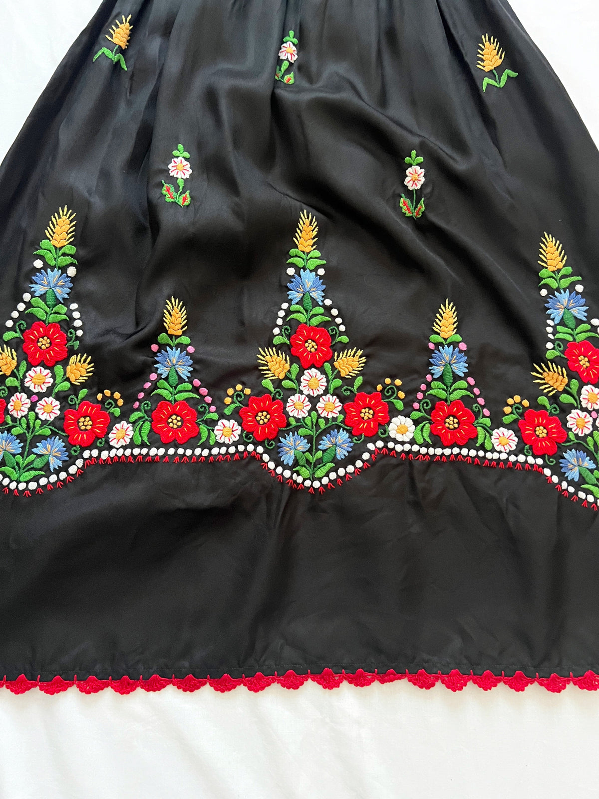 70s black Hungarian embroidery dress, Size S