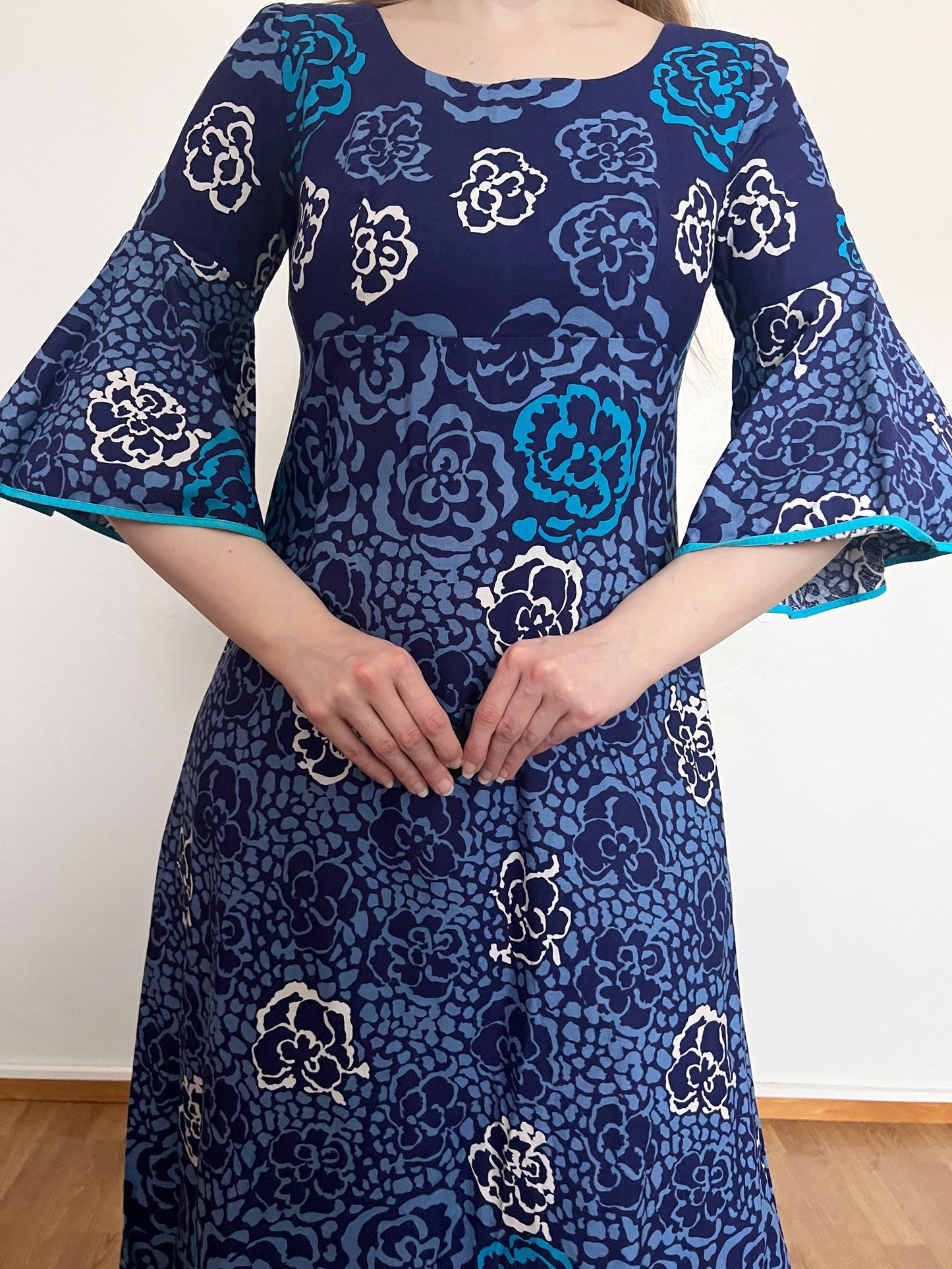 70s 100% cotton blue floral maxi dress, Size S