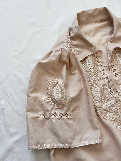 70s beige embroidery blouse, Size L