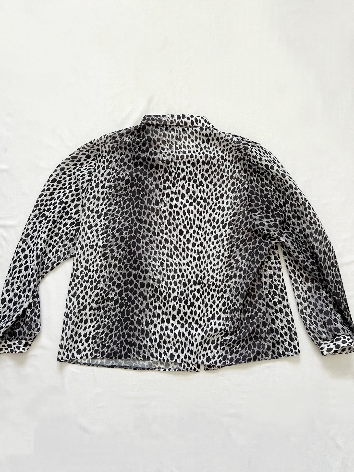 Gray leopard pattern shirt, Size XL