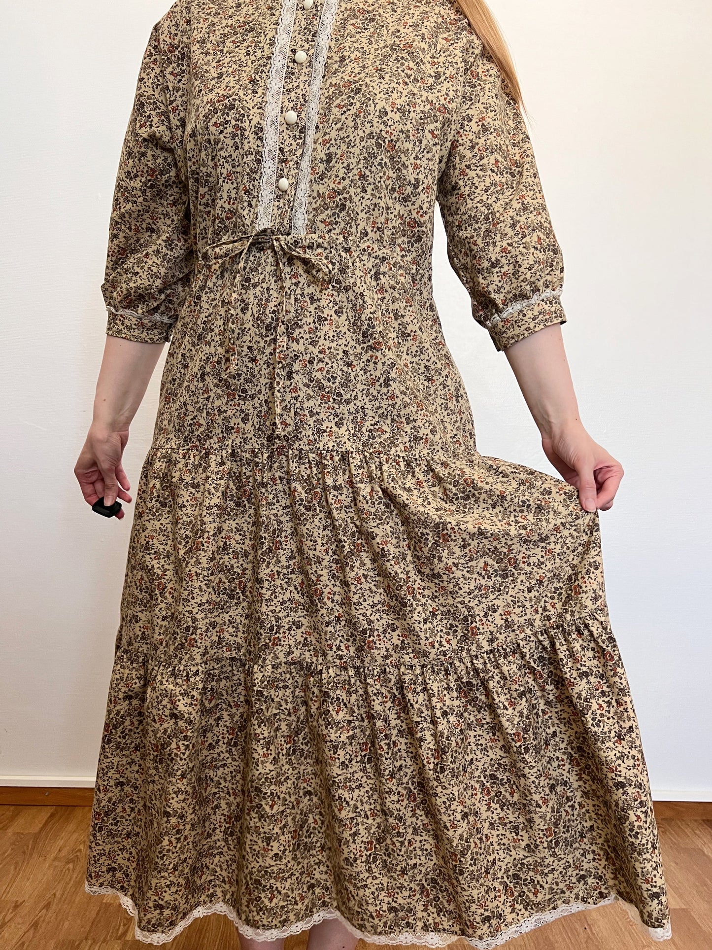 70s beige floral dress, Size XS-S