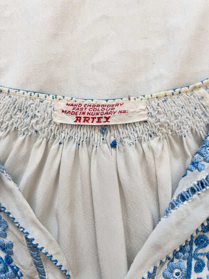 1930s Hungarian blue embroidery blouse, Size S