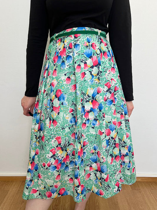 Flower skirt, Size S-M