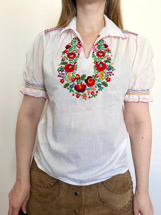70s Hungarian Matyo blouse, Size S-M