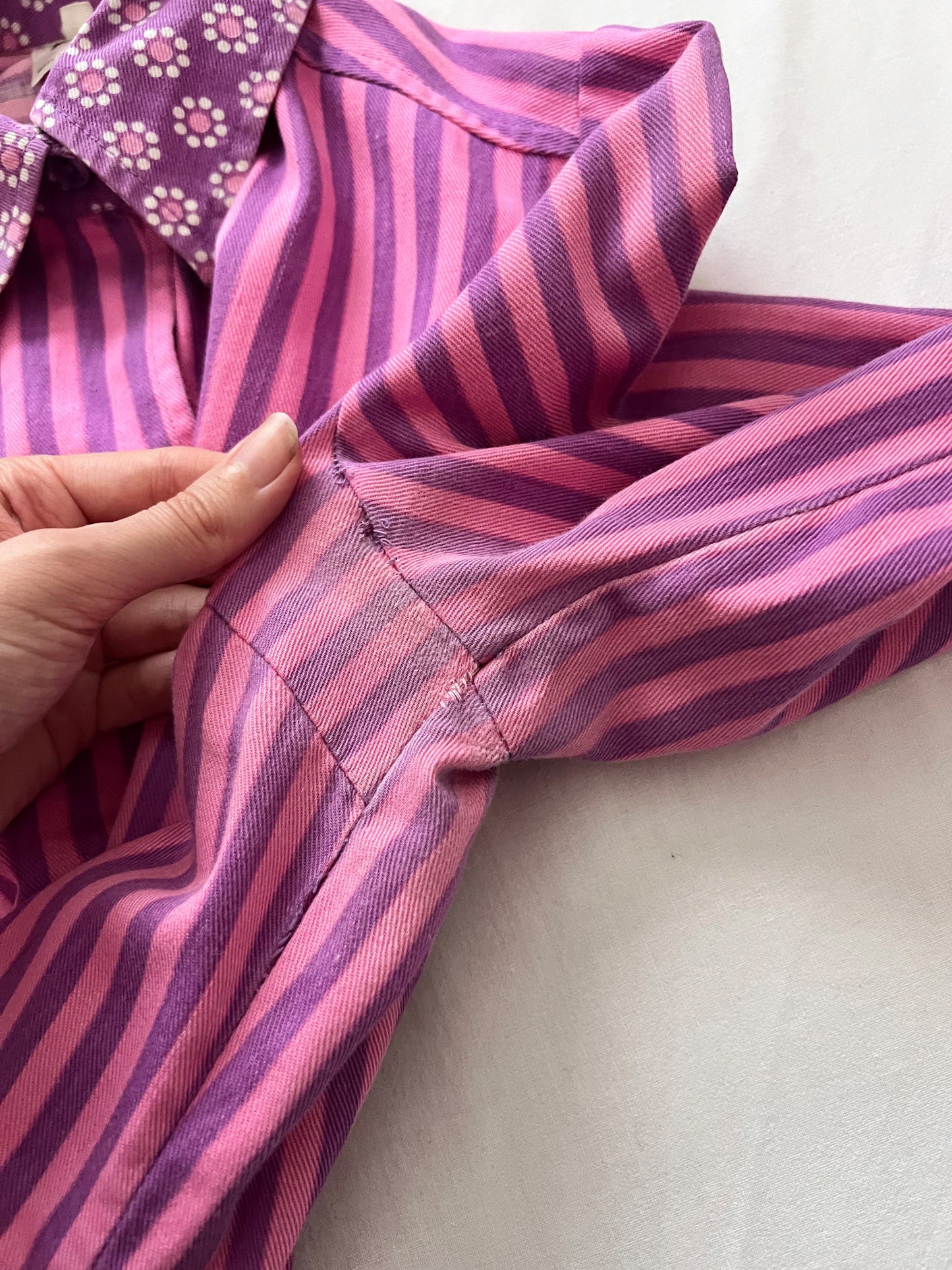 60s pink and purple stripes and flower shirt, Size S