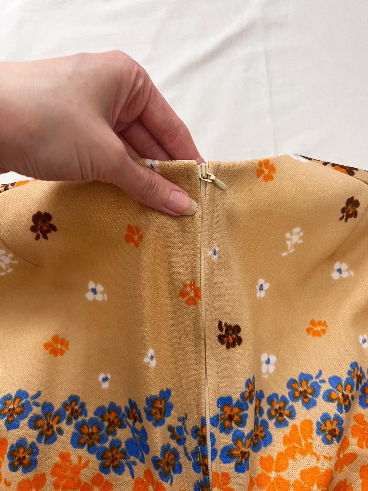 70s beige floral dress, Size M