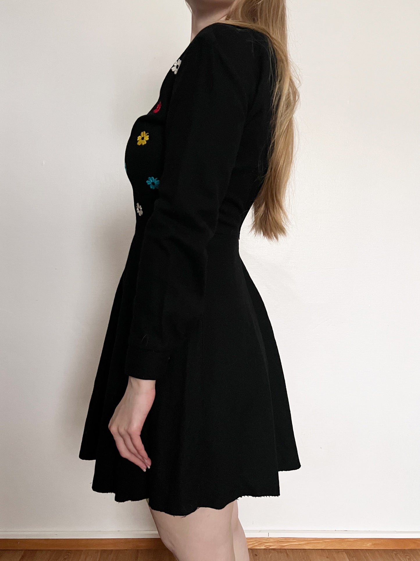 60s black and colorful flowers dress, Size XS