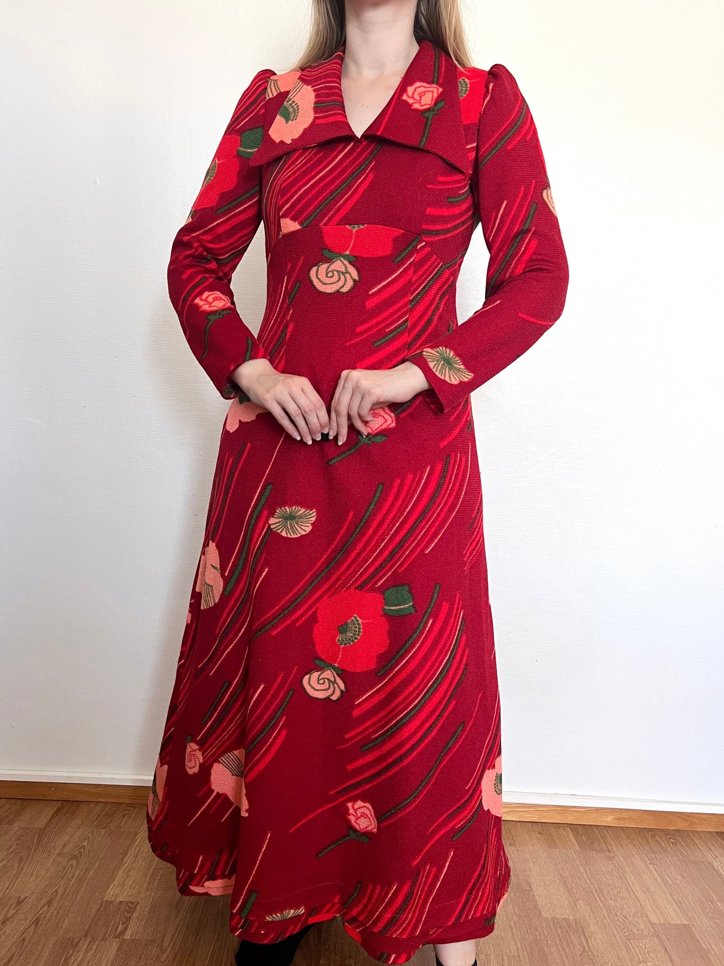 70s red flower maxi dress, Size M