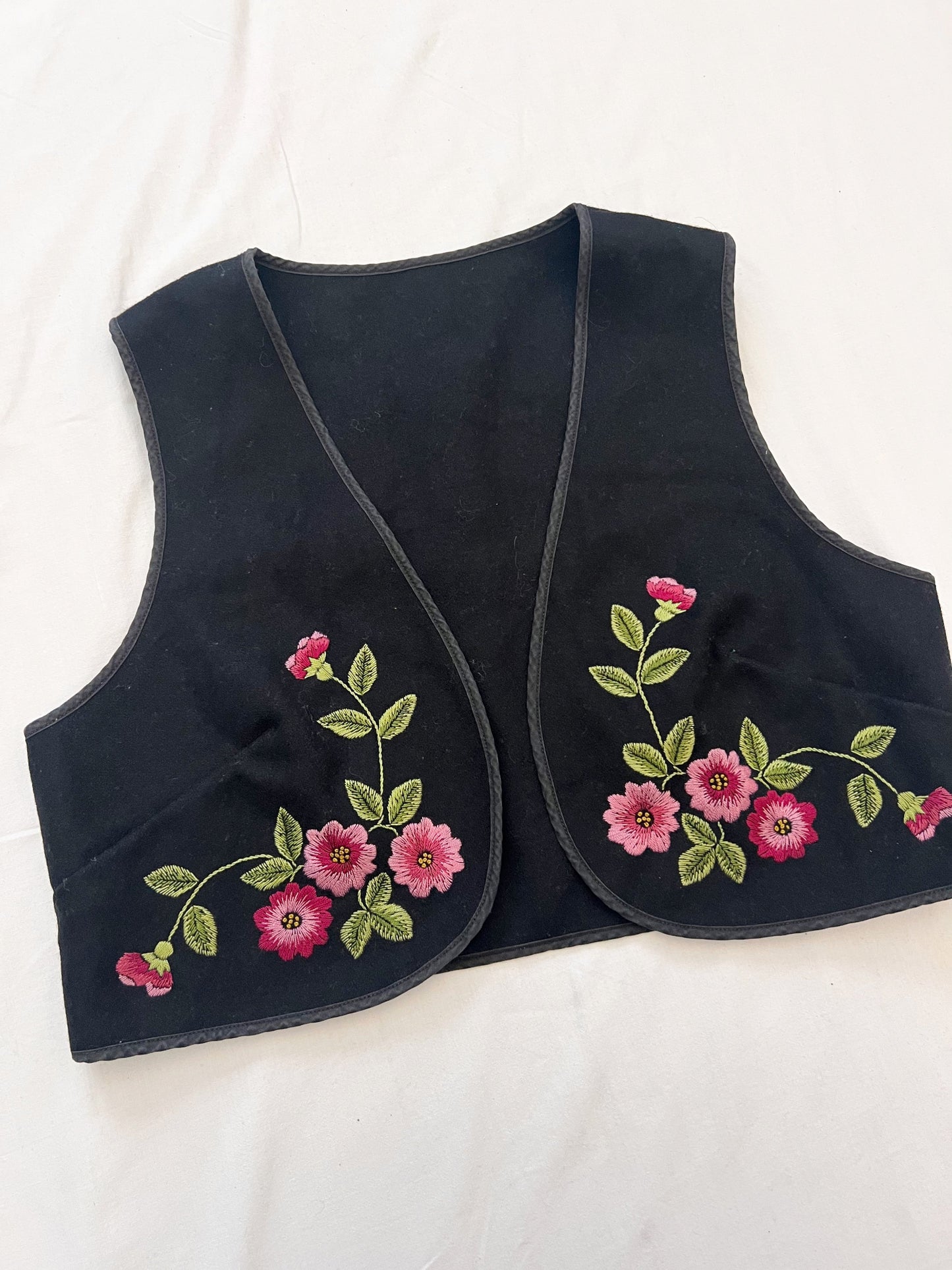 70s black and pink floral vest, Size S-M