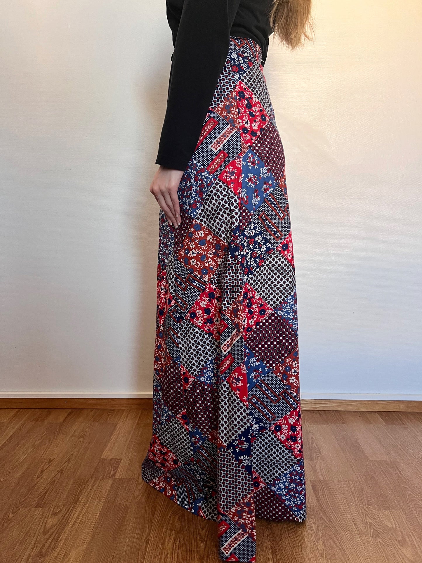 60s/70s red  patchwork pattern skirt, Size S