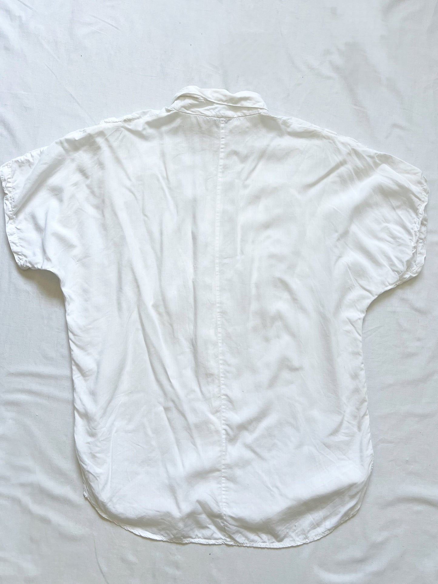 White embroidery t-shirt, Size M