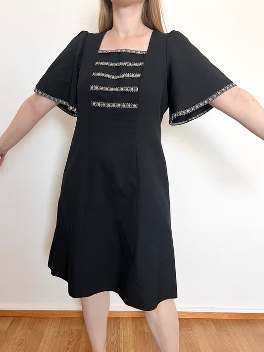 60s black flutter sleeves dress, Size M-L