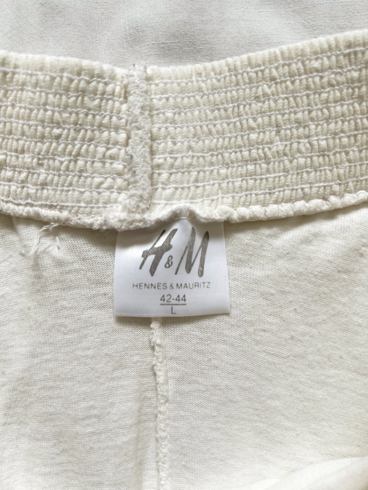 White vintage H&M skirt, Size M-XL