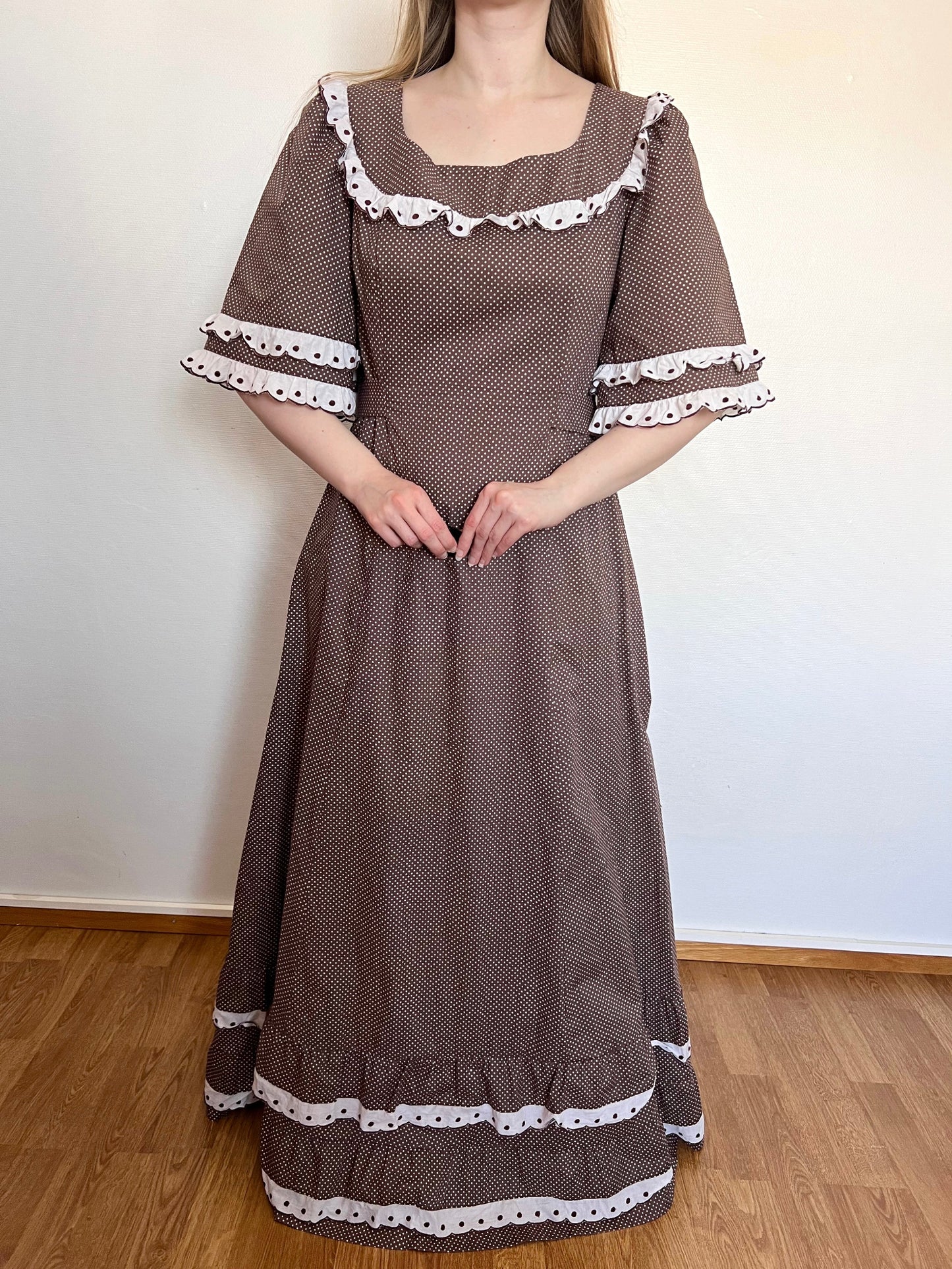 70s brown & white polka dot dress, Size L