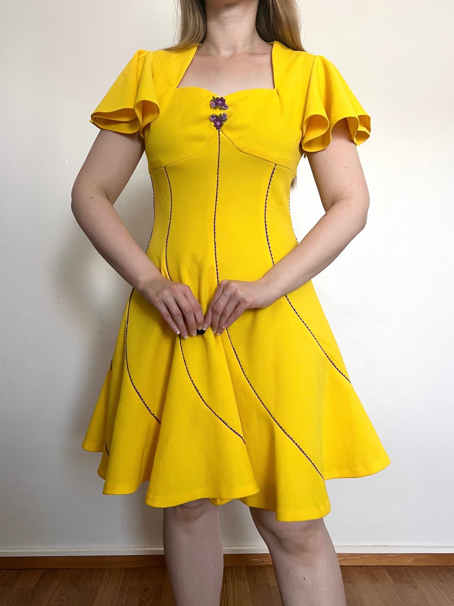 60s bright yellow dress, Size M-L