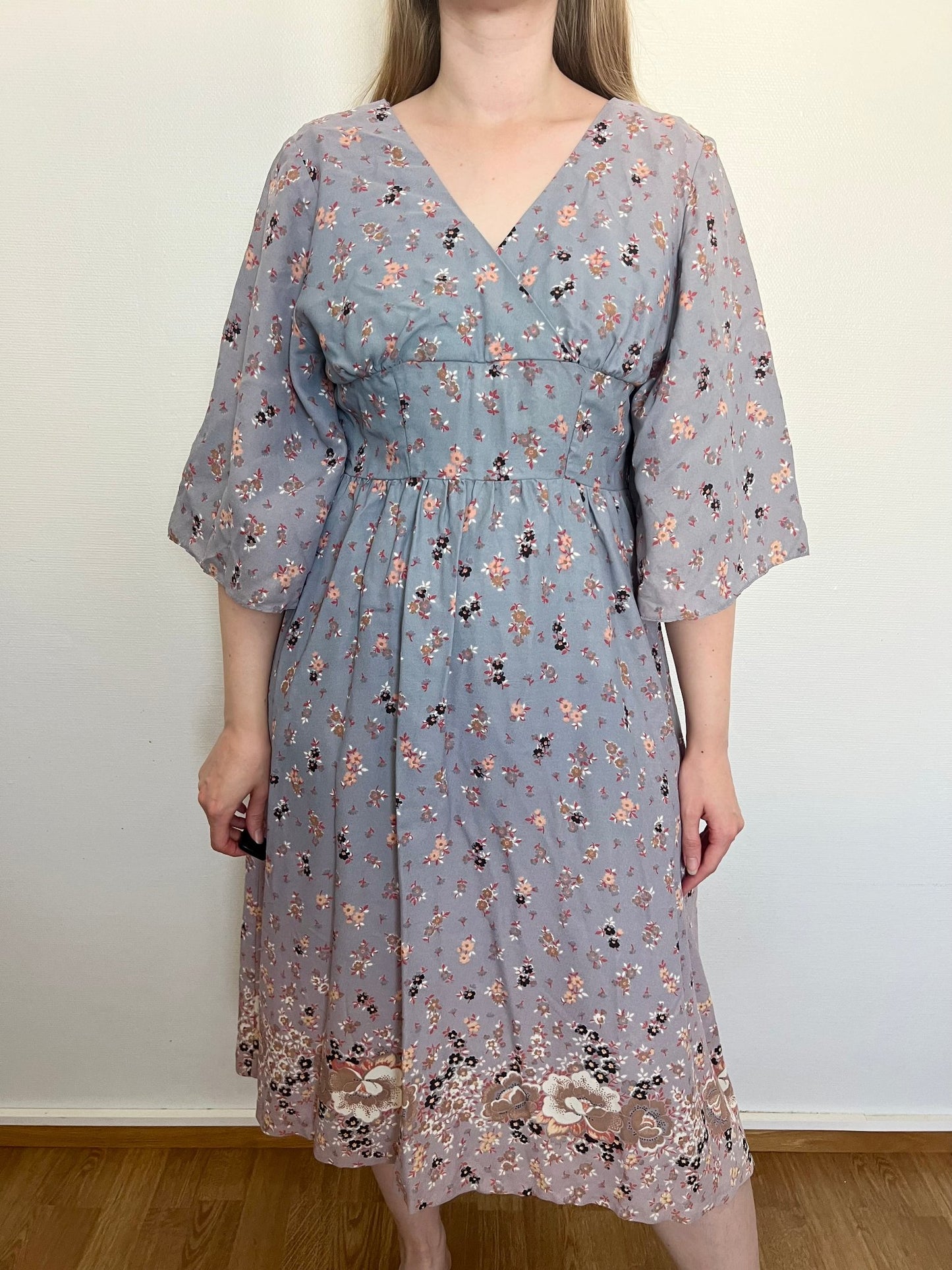 Gray flower dress, Size S