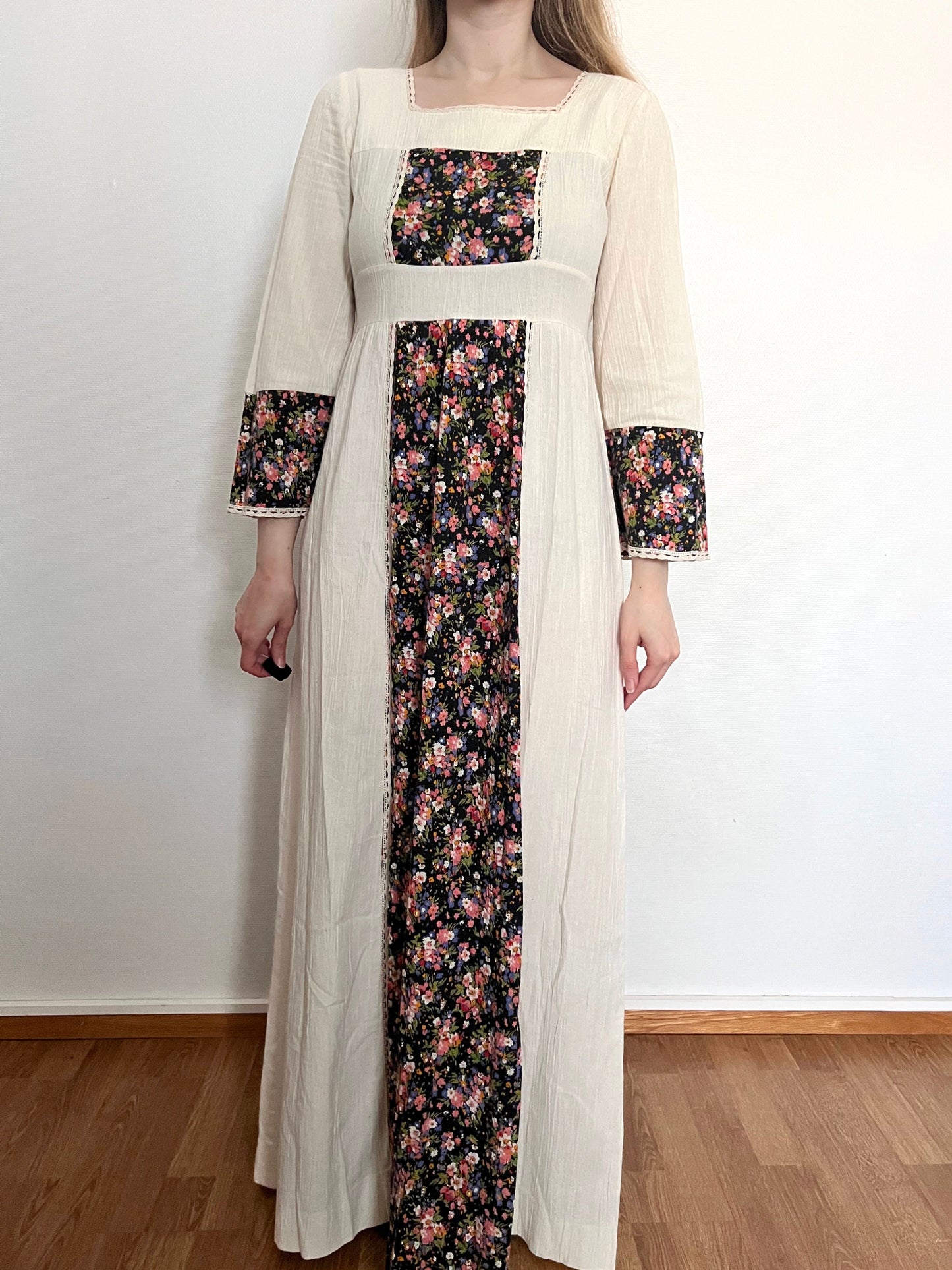 70s cotton cream and floral maxi dress, Size S