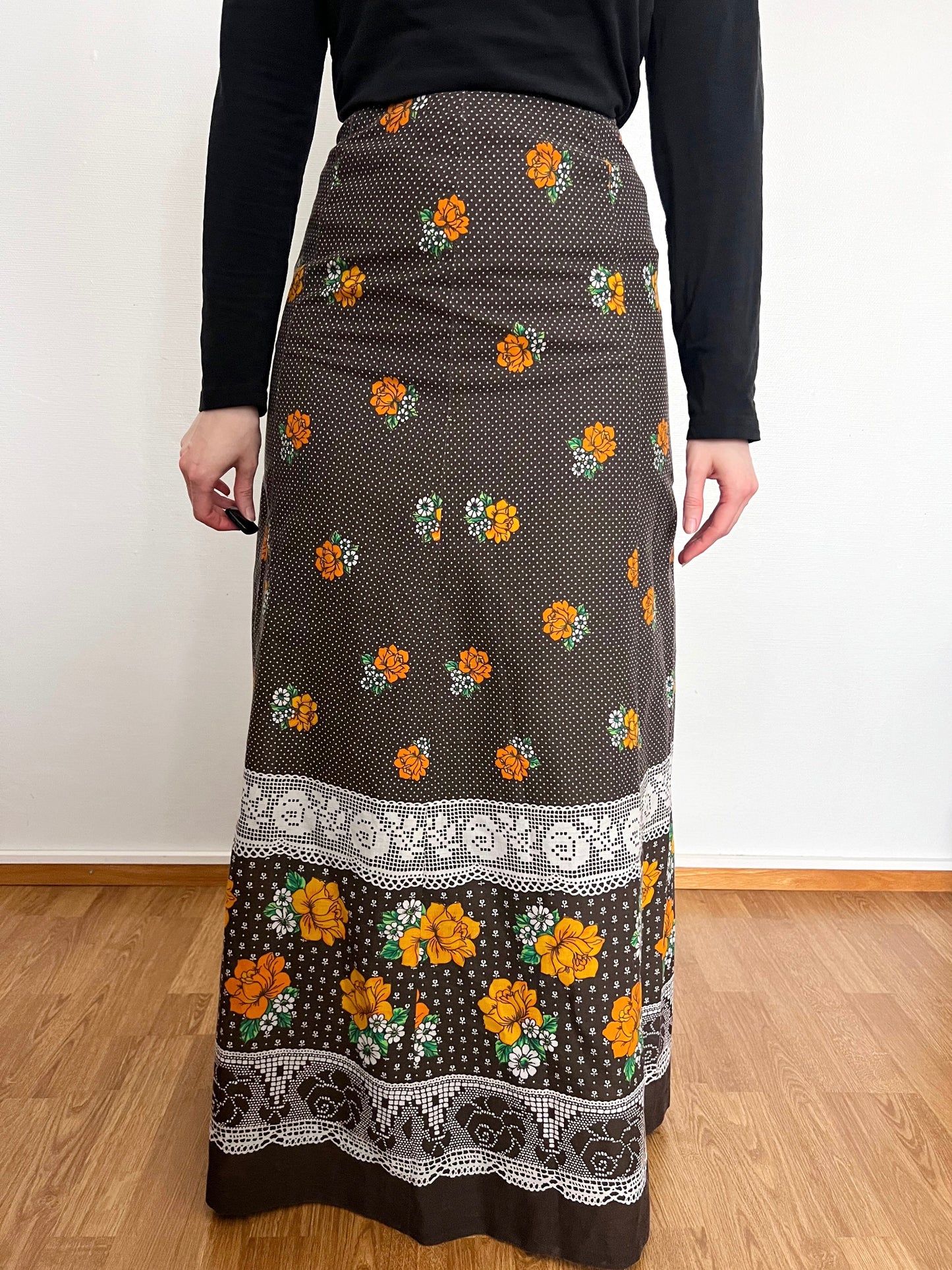 70s brown flower skirt, Size S