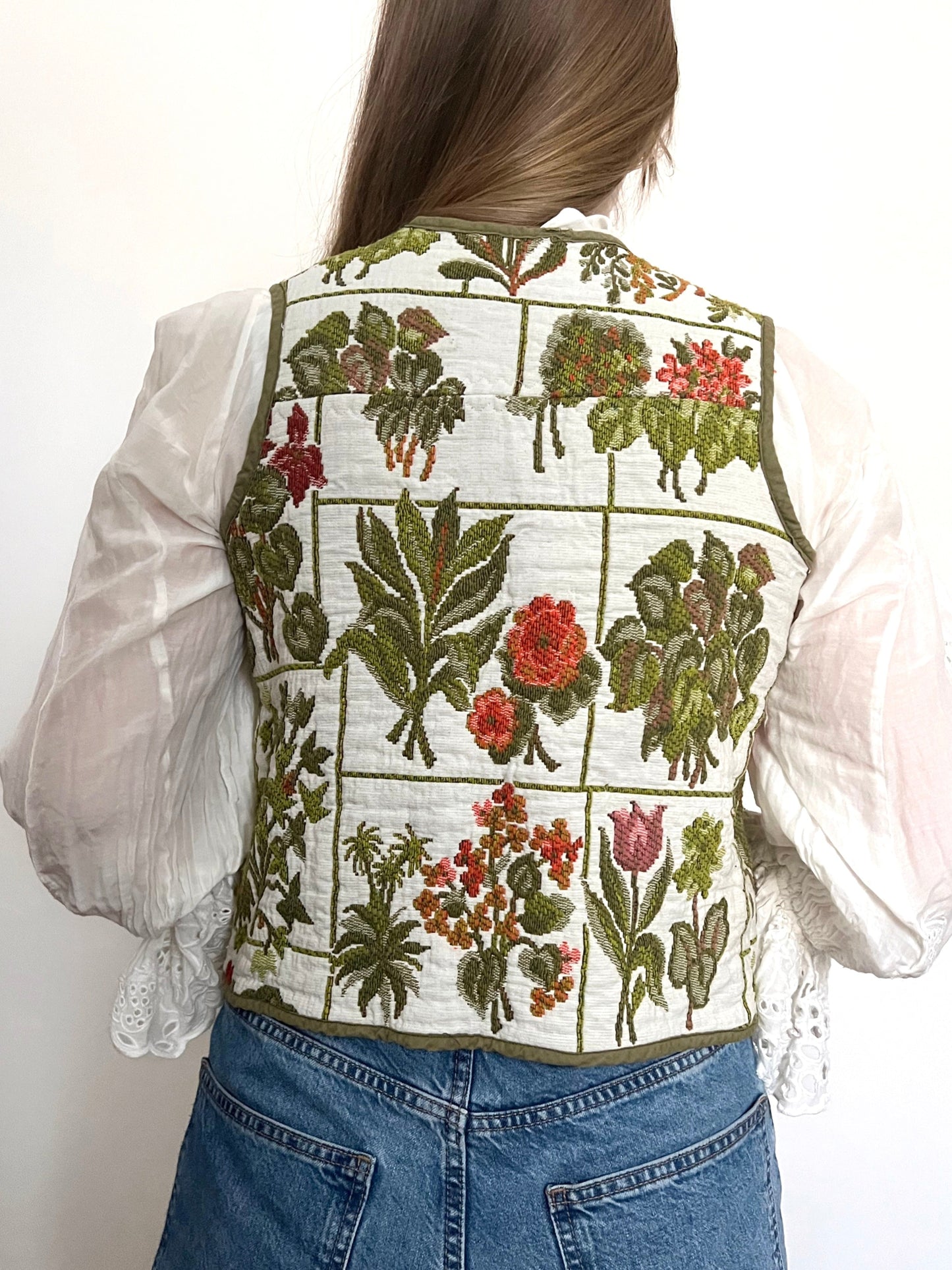 60s quilted floral vest, Size S-M