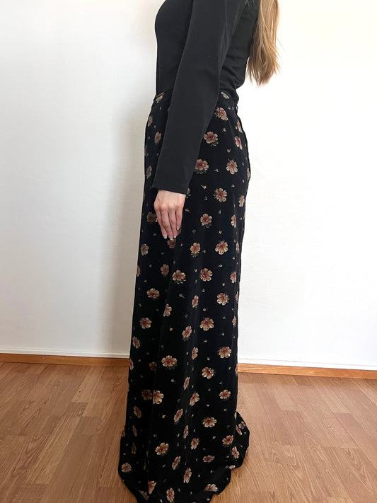 60s black velvet flower maxi skirt, Size M