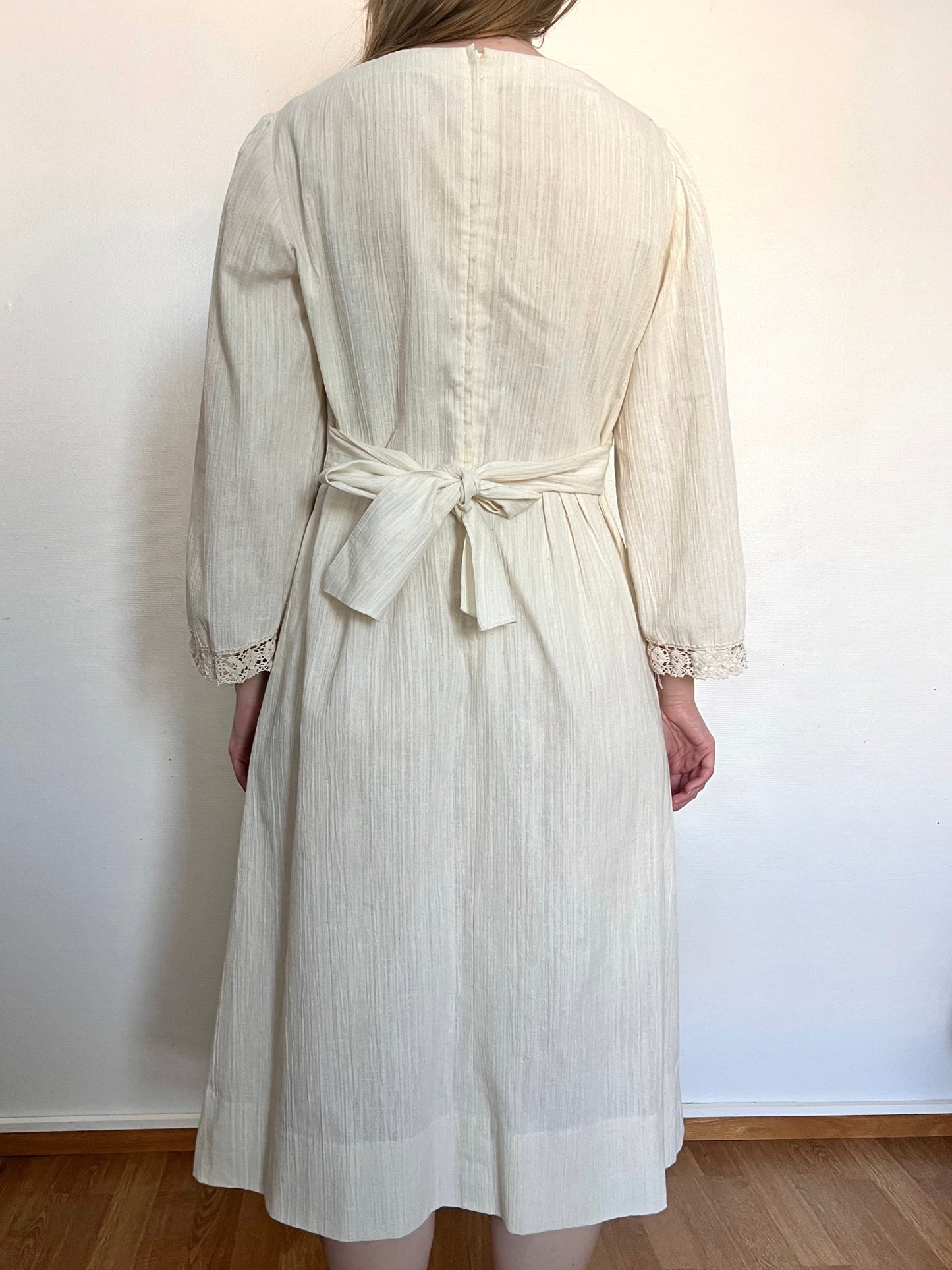 70s cream lace and flower dress, Size L