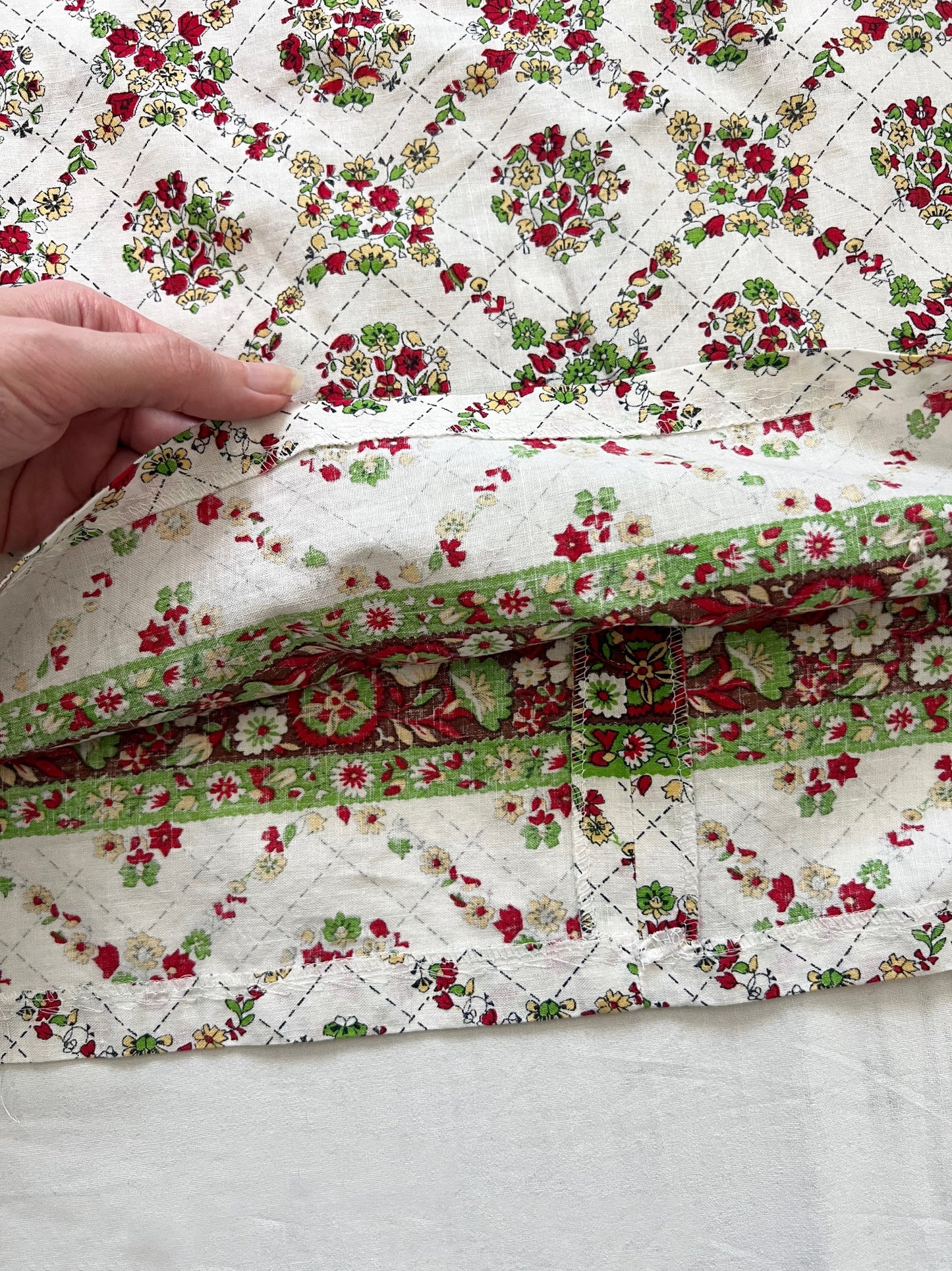 70s white flower pattern dress, Size XS