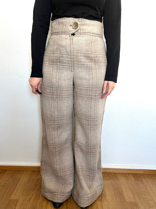 Beige wool pants, Size S-M