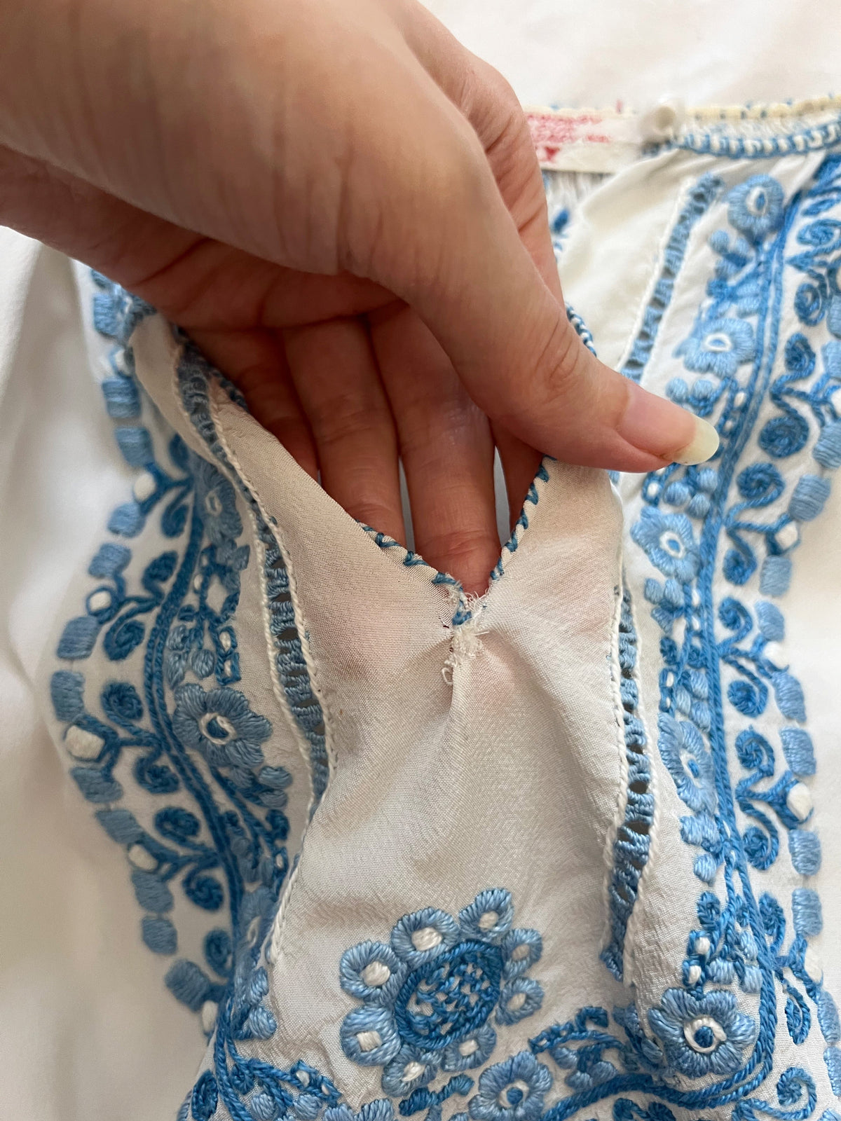 1930s Hungarian blue embroidery blouse, Size S