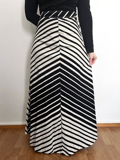 70s black and white striped skirt, Size XS-S