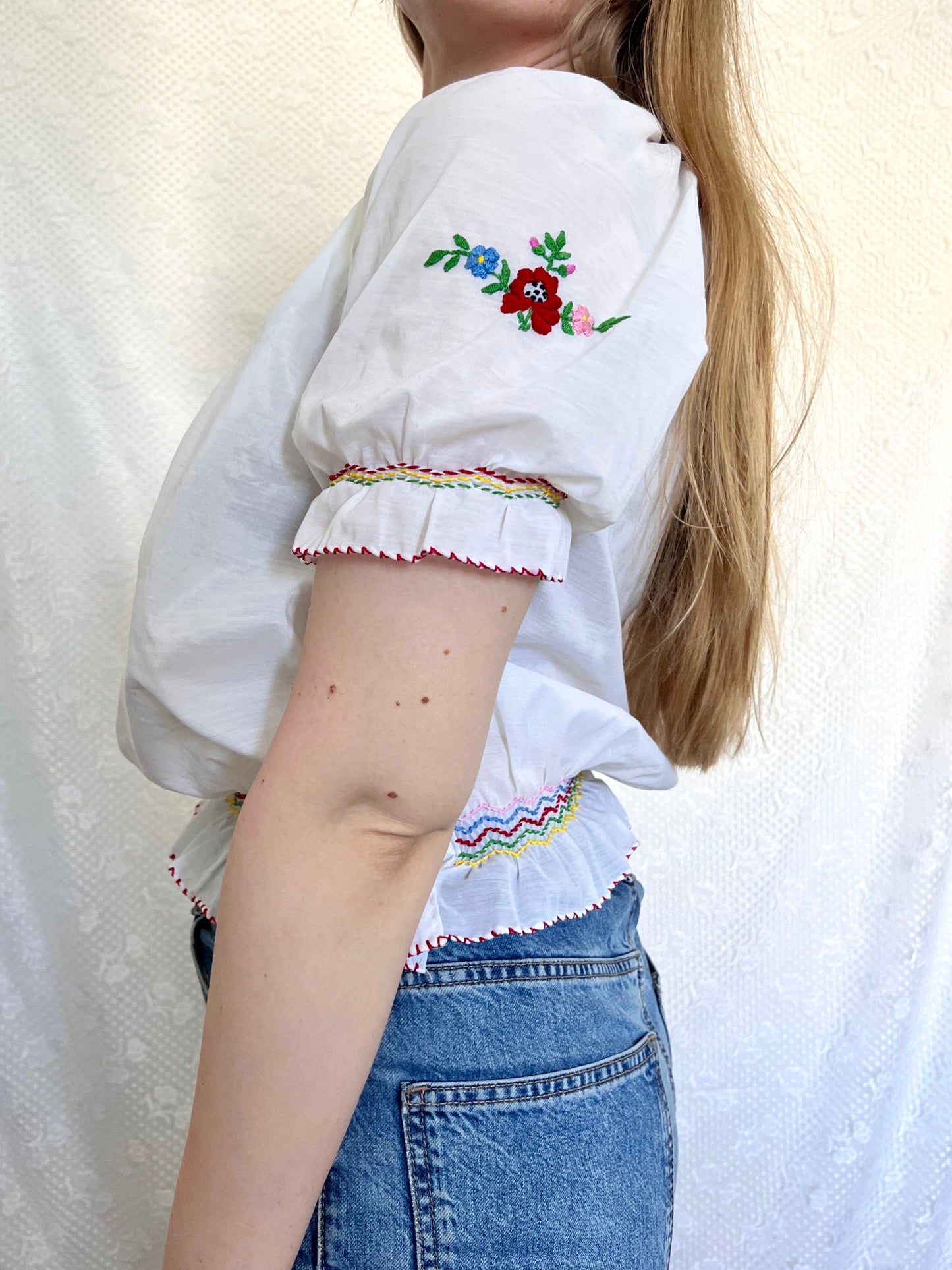 70s Hungarian floral top, Size M-L