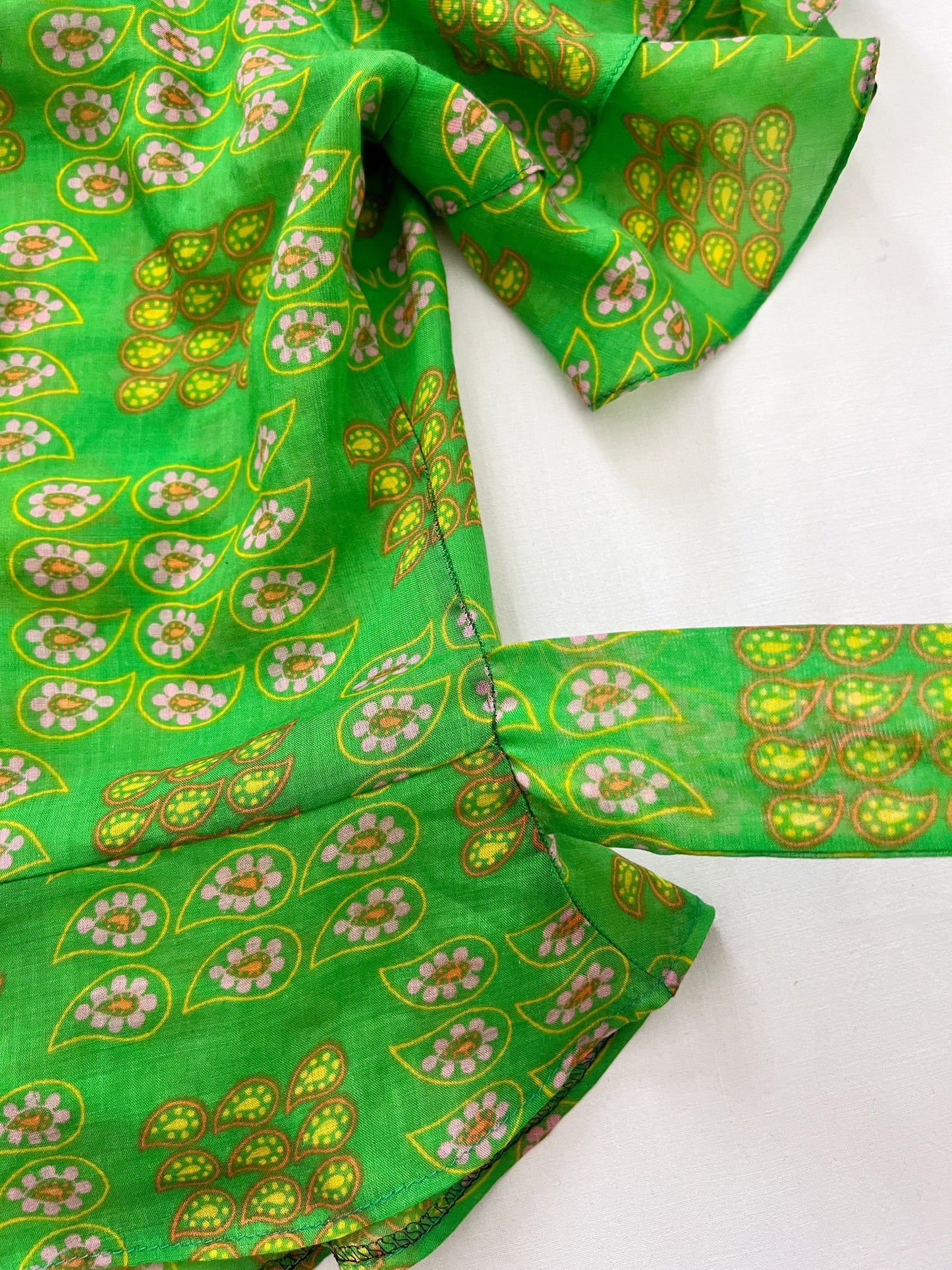 70s green flutter sleeves t-shirt, Size XS